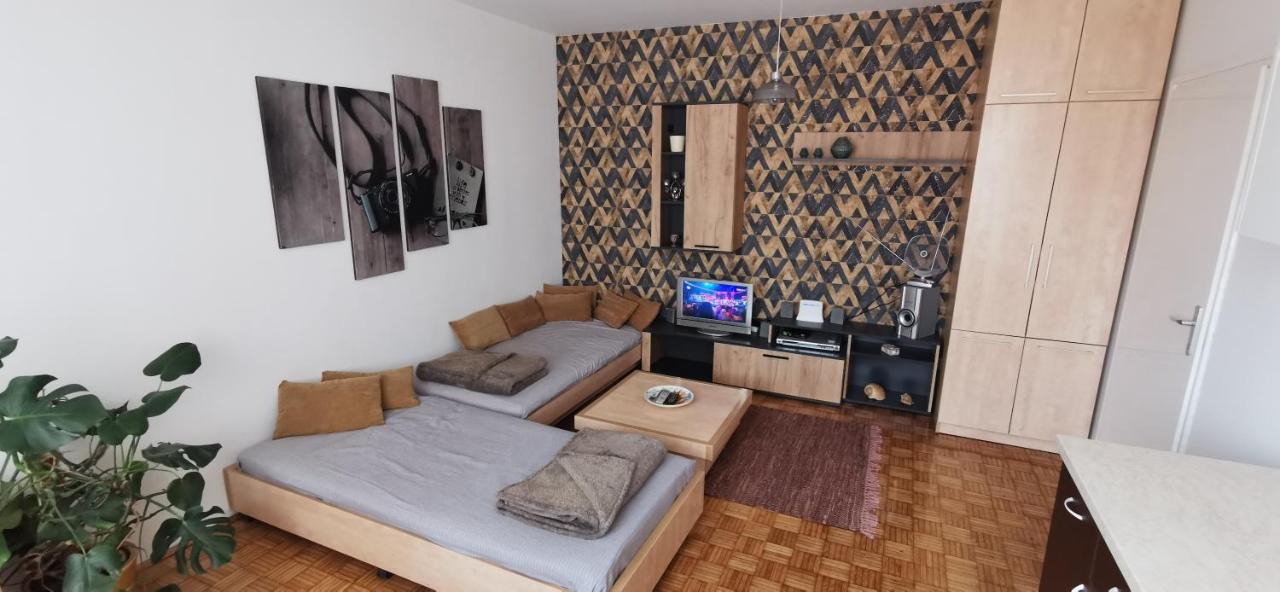 Stan na dan Predah Apartment Uzice Bagian luar foto